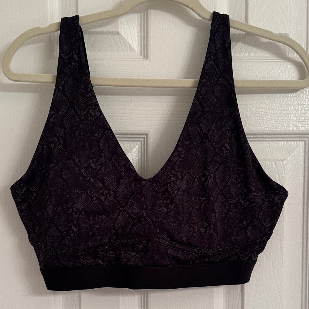 Fabletics size Large Black Snakeskin Sports Bra